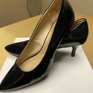 Attention Memo Tech pumps